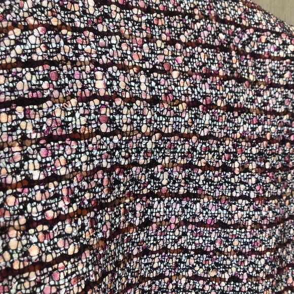 Beautiful St. John Tweed Blazer in a luxurious plum, raspberry. Women’s 8 eight - Picture 6 of 6